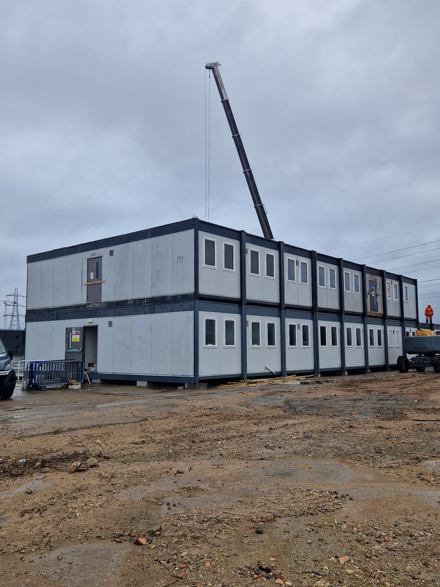 greig_black's tweet photo. Day 2, 3 and 4 of Instaling 28 Bay Modular + Stair-Pods with AD Modular for Vinci/Taylor Woodrow at Meridian Water Site, London https://t.co/ZmKsxsDIts