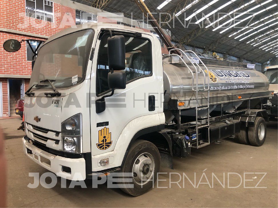 JotaPeHernandez's tweet image. ⚠️ESTO ES GRAVISIMO!! AQUÍ ESTÁ LA COMPRA DE OTROS 35 CARROTANQUES POR UN VALOR TOTAL DE $25.375.000.000!!

Otros 35 carrotanques que la UNGRD pagó a 725 millones C/U y su valor real no superaría los 350 millonesC/U.

Un posible SOBRECOSTO SUPERIOR A los 13 MIL MILLONES DE PESOS!