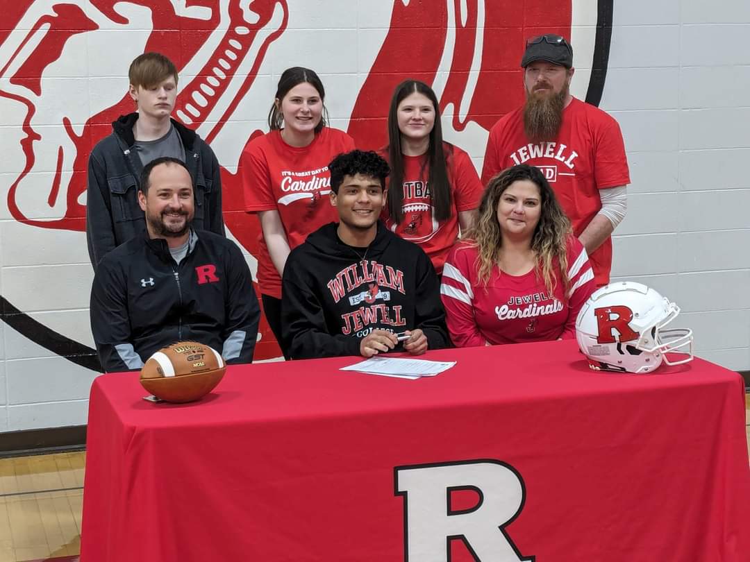 Spartan_Footbal's tweet image. We are proud to send two of our Seniors on to play college football! Excited to follow their careers! Congratulations @HaydenHappy1  @KailFarnan  @JewellFootball @AvilaFootball