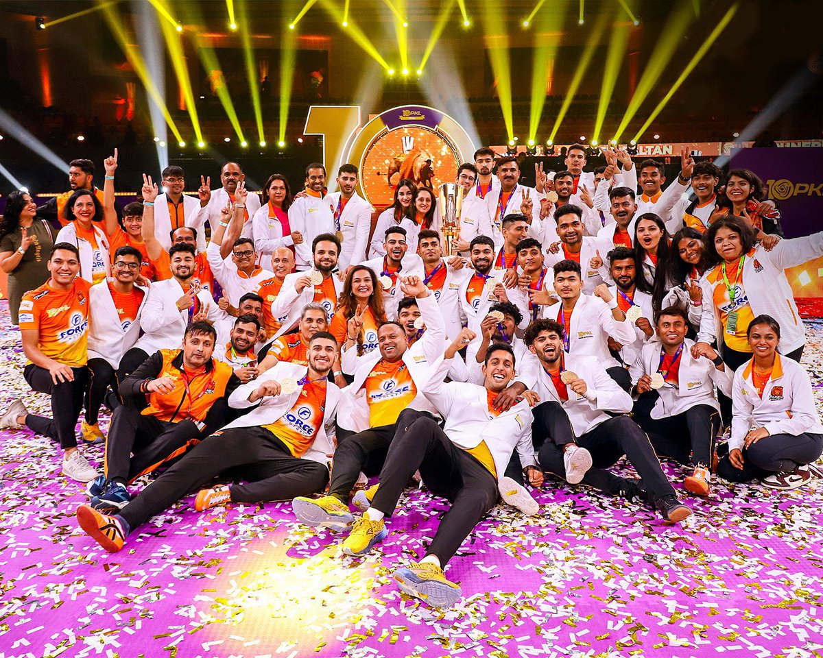 Congratulations @PuneriPaltan 🎉🎉🎉 #PUNvHS #PKLSeason10 #RoarForPanthers #Kabaddi #PKLFinal