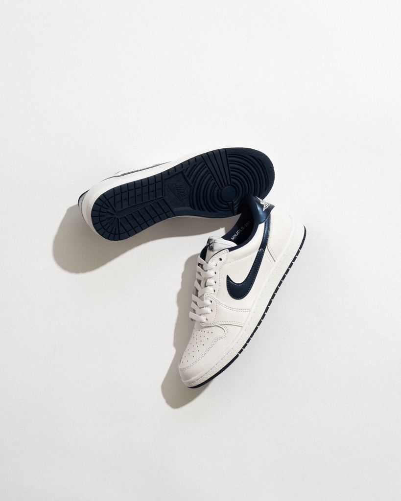 AJ1 Low 85 “Metallic Navy”

The Metallic series has made its way onto the AJ1 85 lineup by way of the classic “Metallic Navy” palette. Available now at NOMAD.