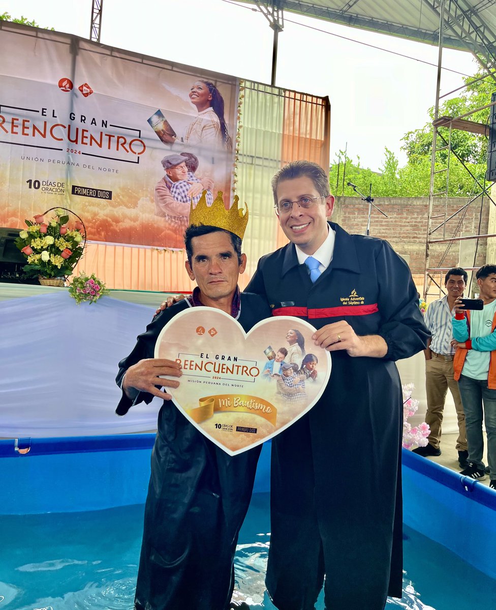 ✨ ¡Hoy es día de buenas nuevas, hoy es día de salvación! 🙏👑 Una gran fiesta espiritual vivimos esta mañana en la Caravana #Reencuentro desde San Ignacio con el Pr. Rafael Rossi, donde 19 preciosas almas entregaron sus vidas a Jesús y fueron bautizadas 🕊️. #RID #PrimeroDios