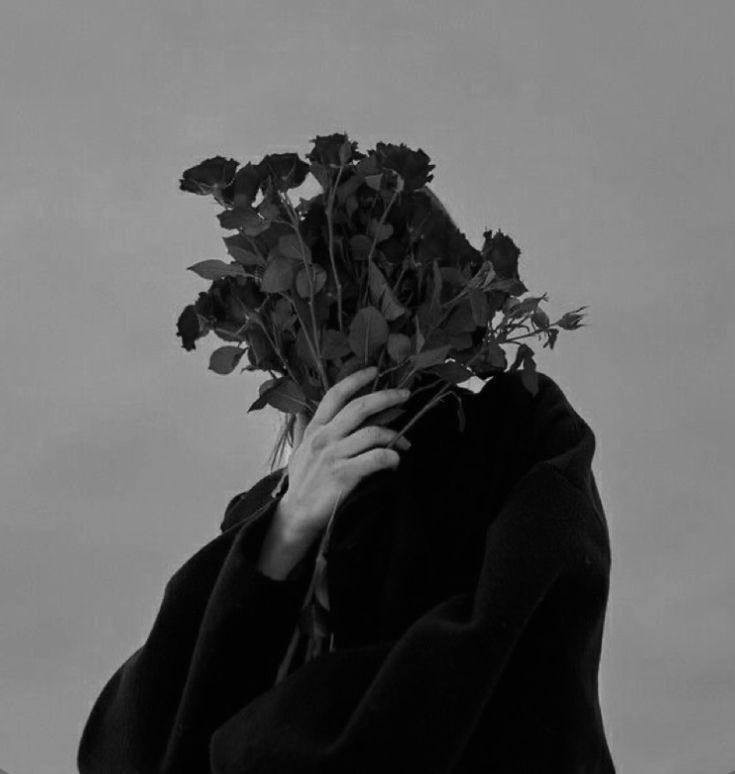 itzraxa's tweet image. لئے پِھرتاہوں اک تَصویرِحسرت اپنی آنکھوں میں 
خُدا بَخشے دِلِ مَرحُوم کی زِندہ نِشانی ہے 🤍