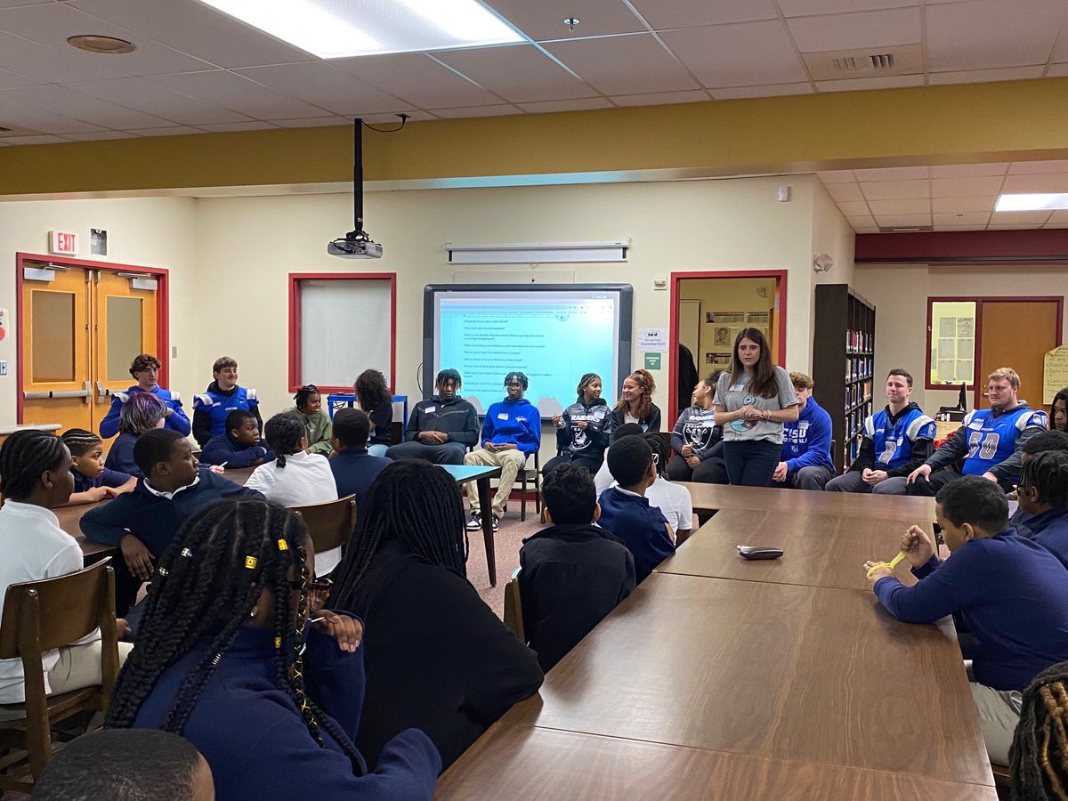 CoachLecht's tweet photo. Early morning team run followed by our guys making a difference in our community! Pretty good week. Cleaning up local park, visiting students at middle schools, hanging out with the great folks at @beautlivesproj and donating life saving bone marrow! @ccsu_fb @CCSUBlueDevils https://t.co/gDQiVtpkW9