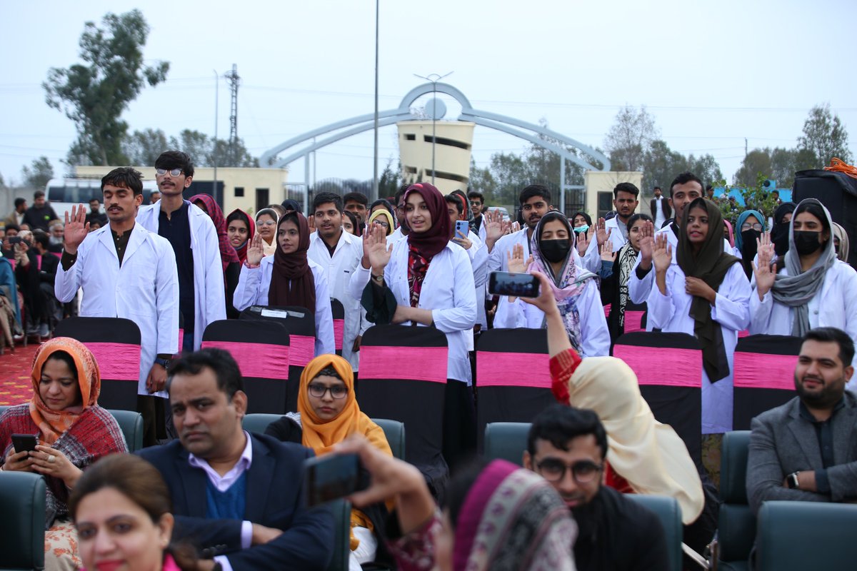 A Journey Begins: Orientation at UHS Jinnah Campus for the freshers March 01: On the windy and chilly Friday afternoon, beneath the overcast sky, UHS Jinnah Campus Kala Shah Kaku buzzed with anticipation. It wasn't just another day; it heralded new beginnings.