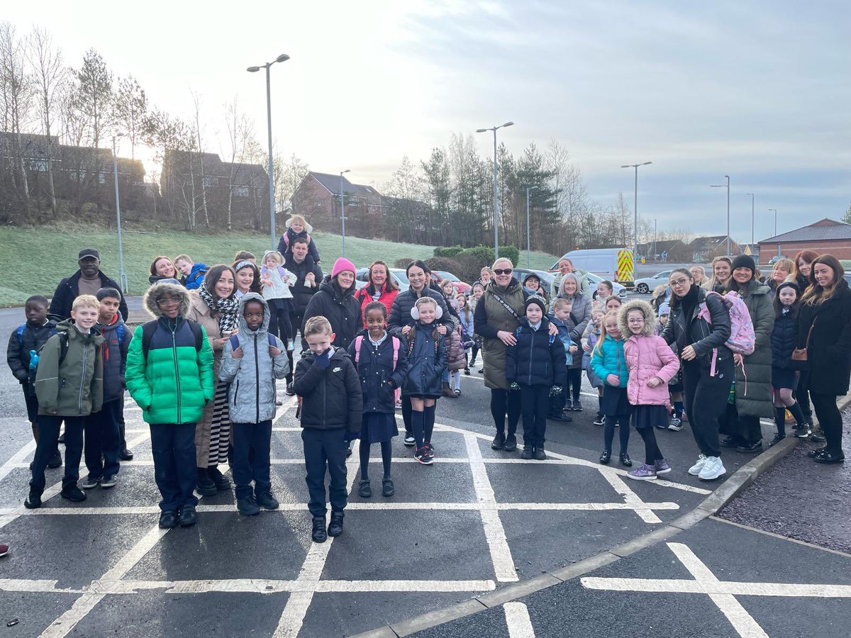 St_monicas_prim's tweet image. Happy Friday 🎉. This morning we had a great turn out for our St Monica’s Walking bus 🚌 🚶🏻‍♀️ 🚶🏻‍♂️. Thank you to our families for joining us! #CleanAirWeek @LfsGlasgow