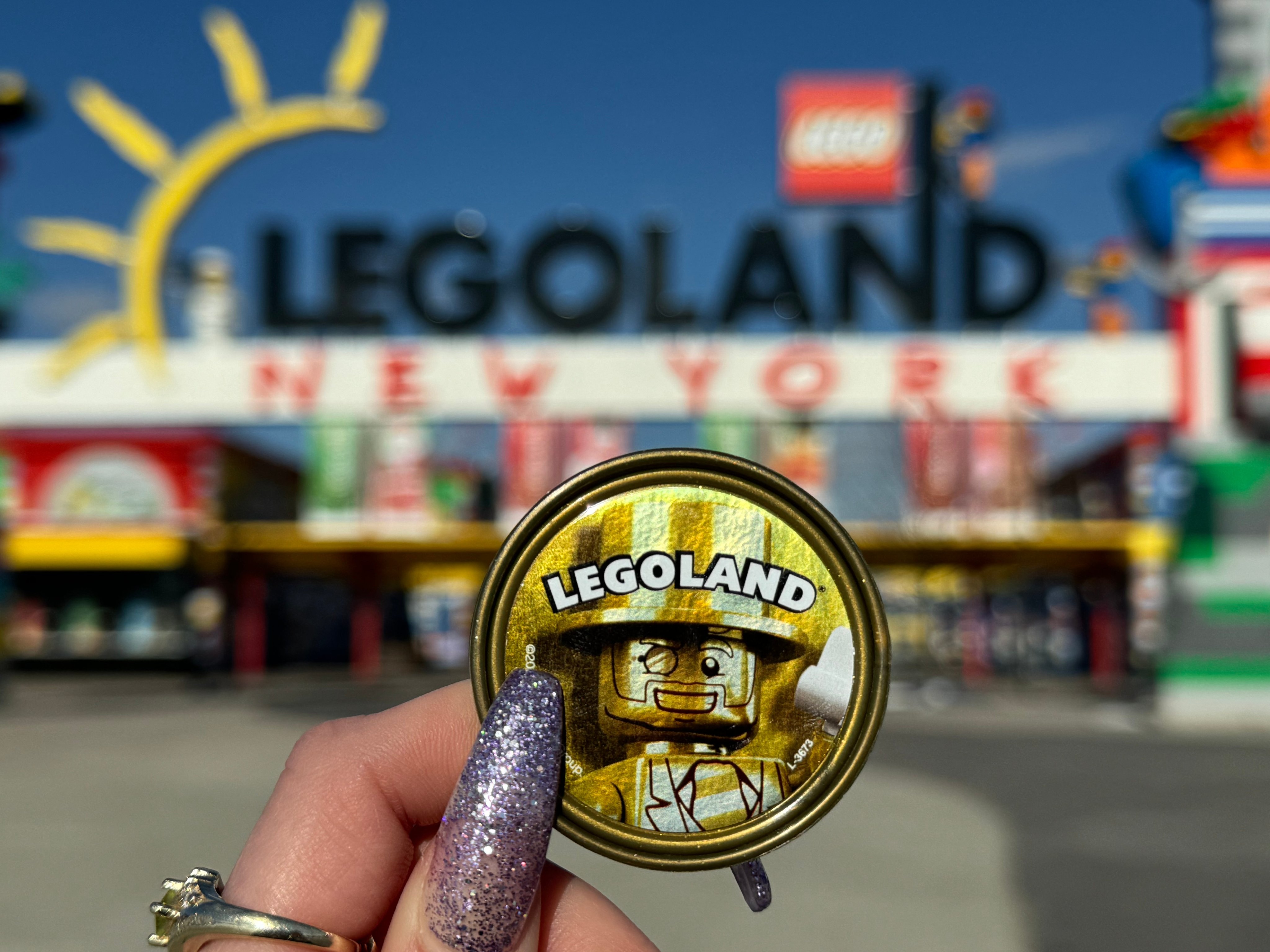 LEGOLAND New York Resort on X Mr. Gold is coming to LEGOLAND New York Will you be the first to find him One of our most exciting pop badge challenges is