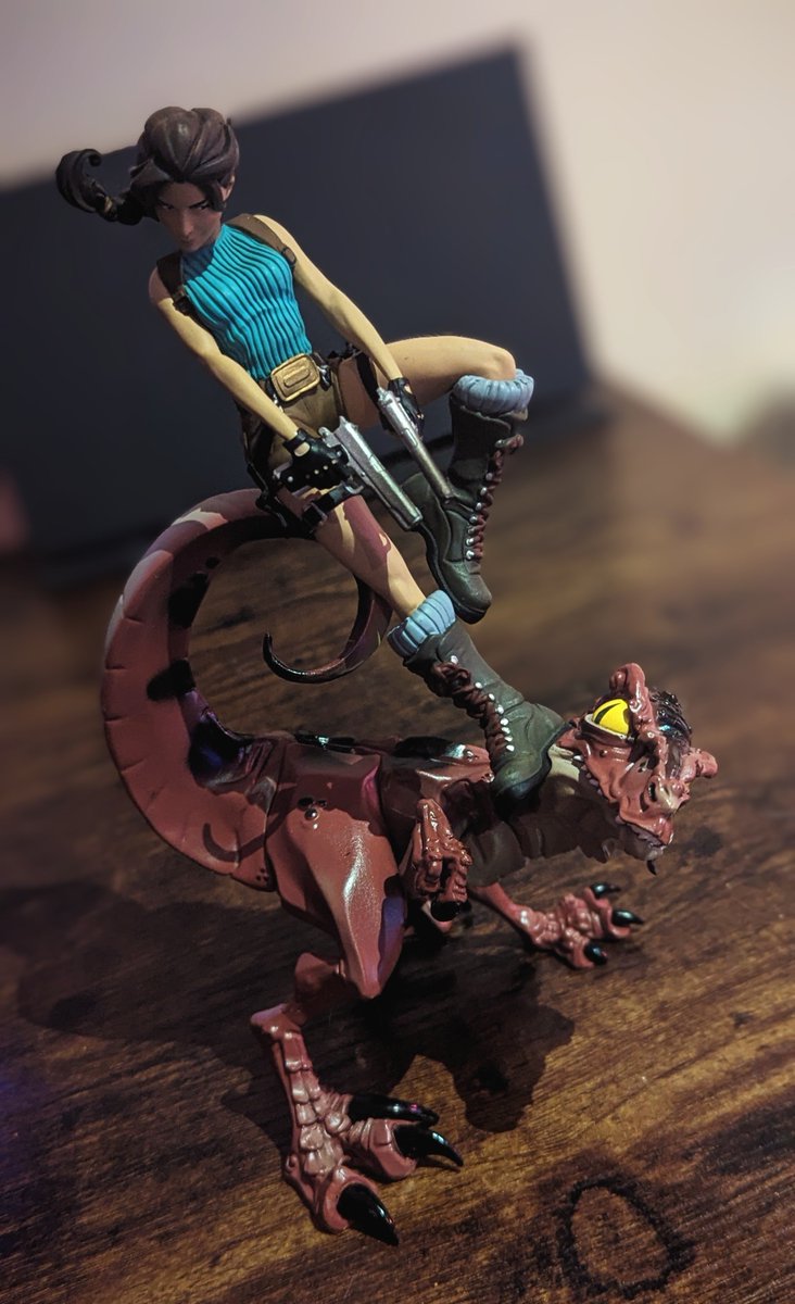 Eezalee1's tweet photo. Loves it! 💚🤎

@tombraider @AspyrMedia @WetaWorkshop  @CoreDesign_com 
#TombRaiderRemastered #TombRaider #LaraCroft #gaymer #geek #gamer #figurine #wetaworkshop #aspyrmedia #coredesign https://t.co/mALXKoCWQH