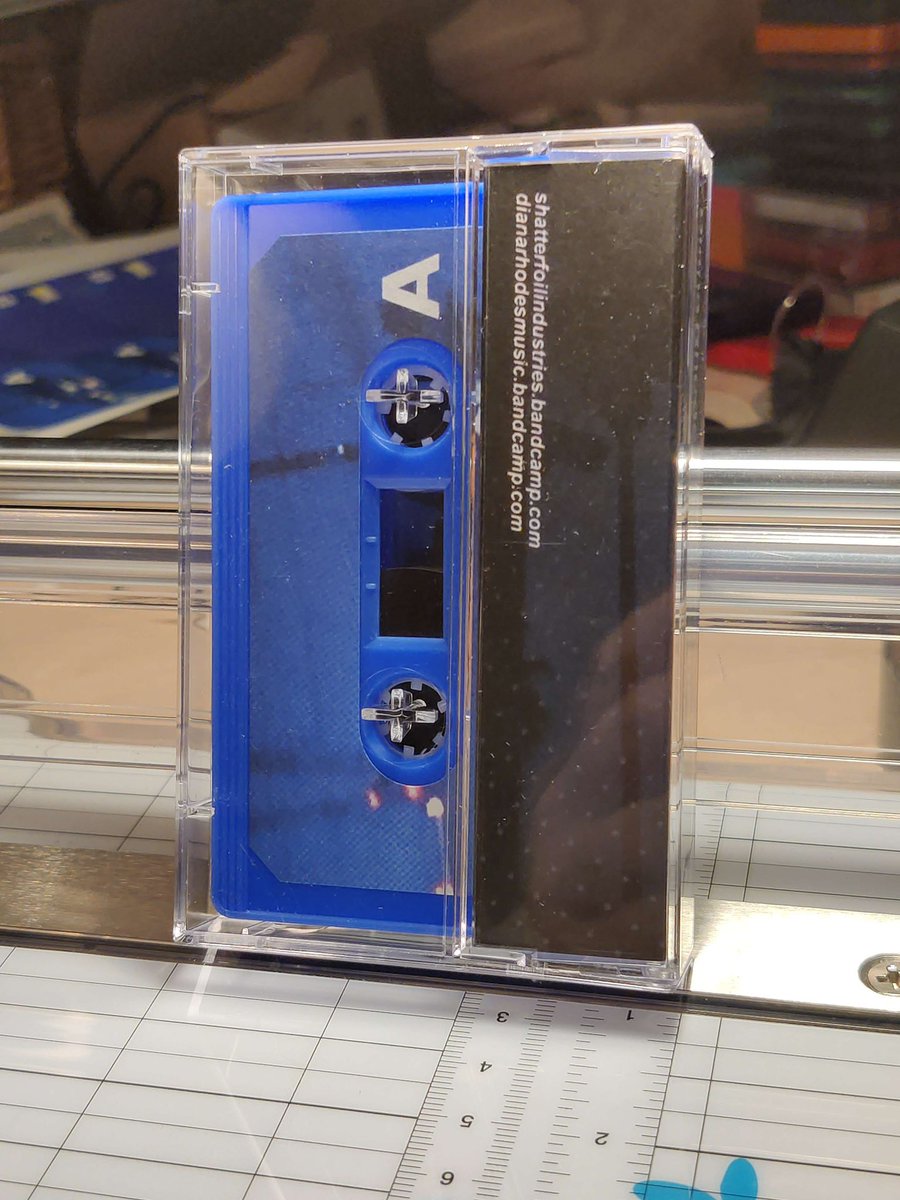 shatterfoil's tweet image. Copies of Diana Rhodes (@fakesynthi) - beachcomber are now available on the site!

Topped off with what may as well be a full additional mix at the end, this album is a can’t-miss for fans of signalwave and vhs pop.

shatterfoilindustries.bandcamp.com/album/beachcom…