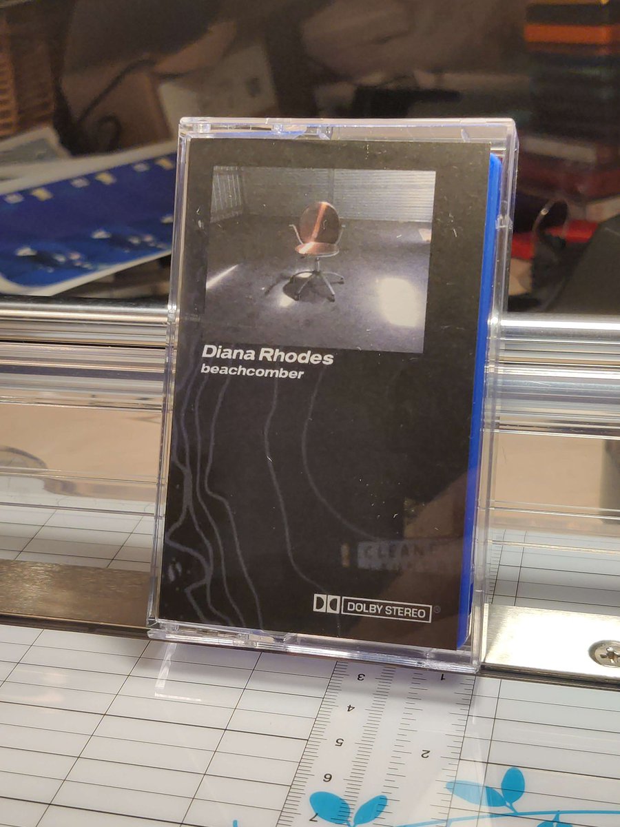 shatterfoil's tweet image. Copies of Diana Rhodes (@fakesynthi) - beachcomber are now available on the site!

Topped off with what may as well be a full additional mix at the end, this album is a can’t-miss for fans of signalwave and vhs pop.

shatterfoilindustries.bandcamp.com/album/beachcom…