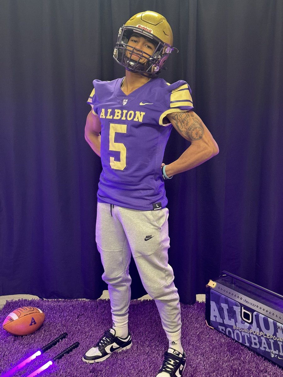 after a great visit and some great conversations with <a href="/CoachWasil4/">Stephen Wasil</a> and <a href="/Rundle_Albion/">Travis Rundle</a> I am blessed to say I have received my 2nd official offer! # go Brit’s!