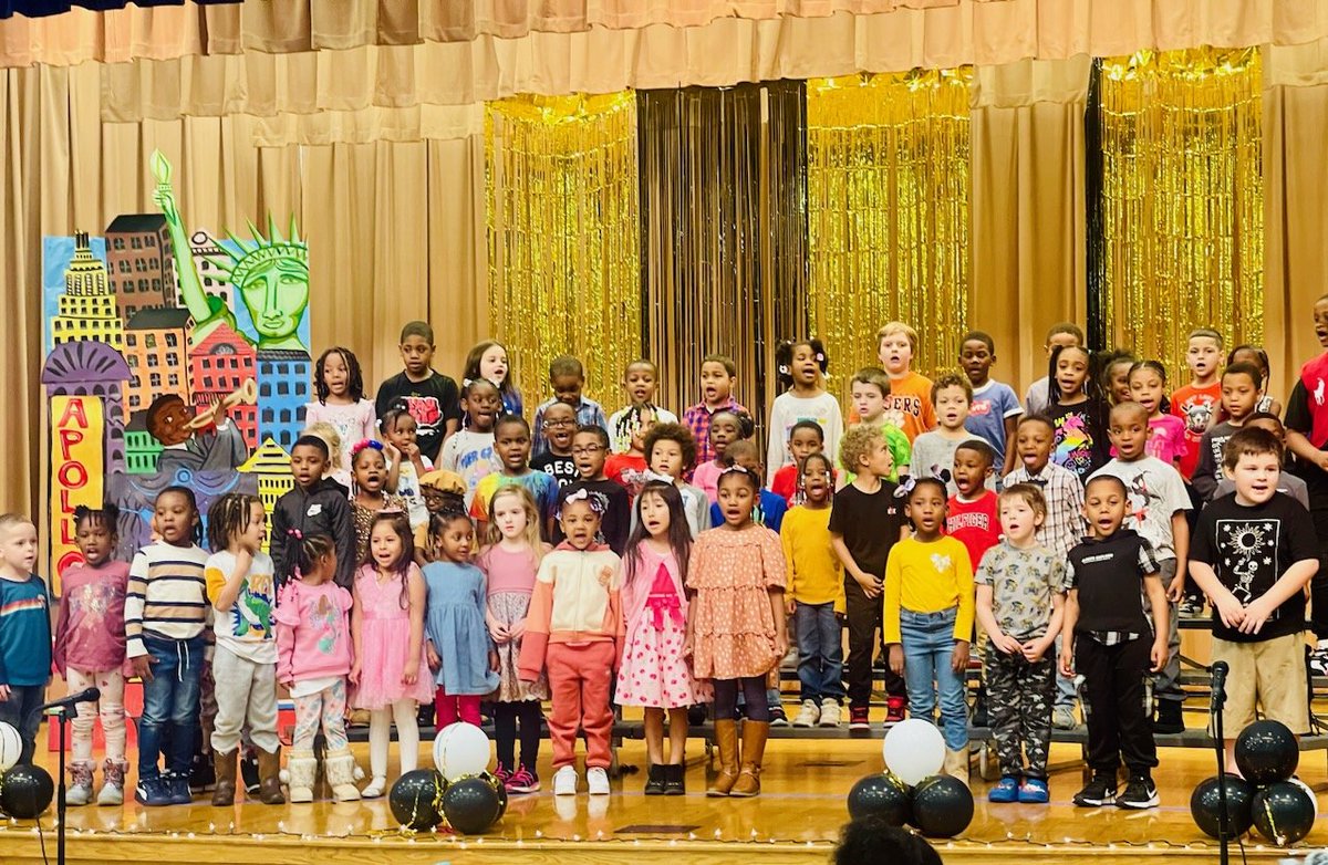 WebberEagles's tweet photo. The sights and sounds of the Renaissance came to life as students and staff presented "Harlem Nights: A Look into the Harlem Renaissance." From a stage production to a walk down musical history from our students - what a great time to celebrate the rebirth of the arts! #WebberES https://t.co/ff7g5TYmut