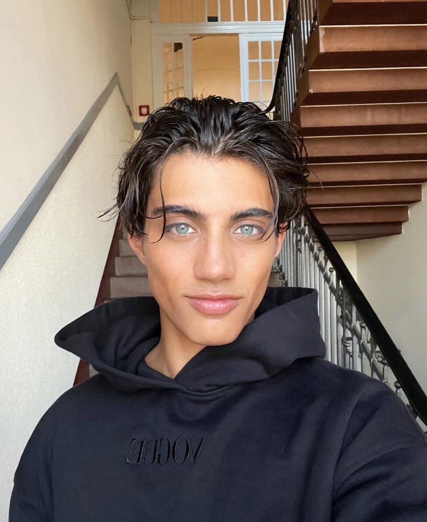 notyvsl's tweet photo. 𝑞𝑢𝑒𝑙𝑞𝑢𝑒 𝑐ℎ𝑜𝑠𝑒 𝑑𝑒 𝑑𝑖𝑣𝑖𝑛, 𝑡𝑜𝑛 𝑒𝑑𝑒𝑛, 𝑚𝑜𝑛 𝑗𝑎𝑟𝑑𝑖𝑛. ❥  #TheIncredibleSixSOG ☄️ https://t.co/GRLqBwIQhD