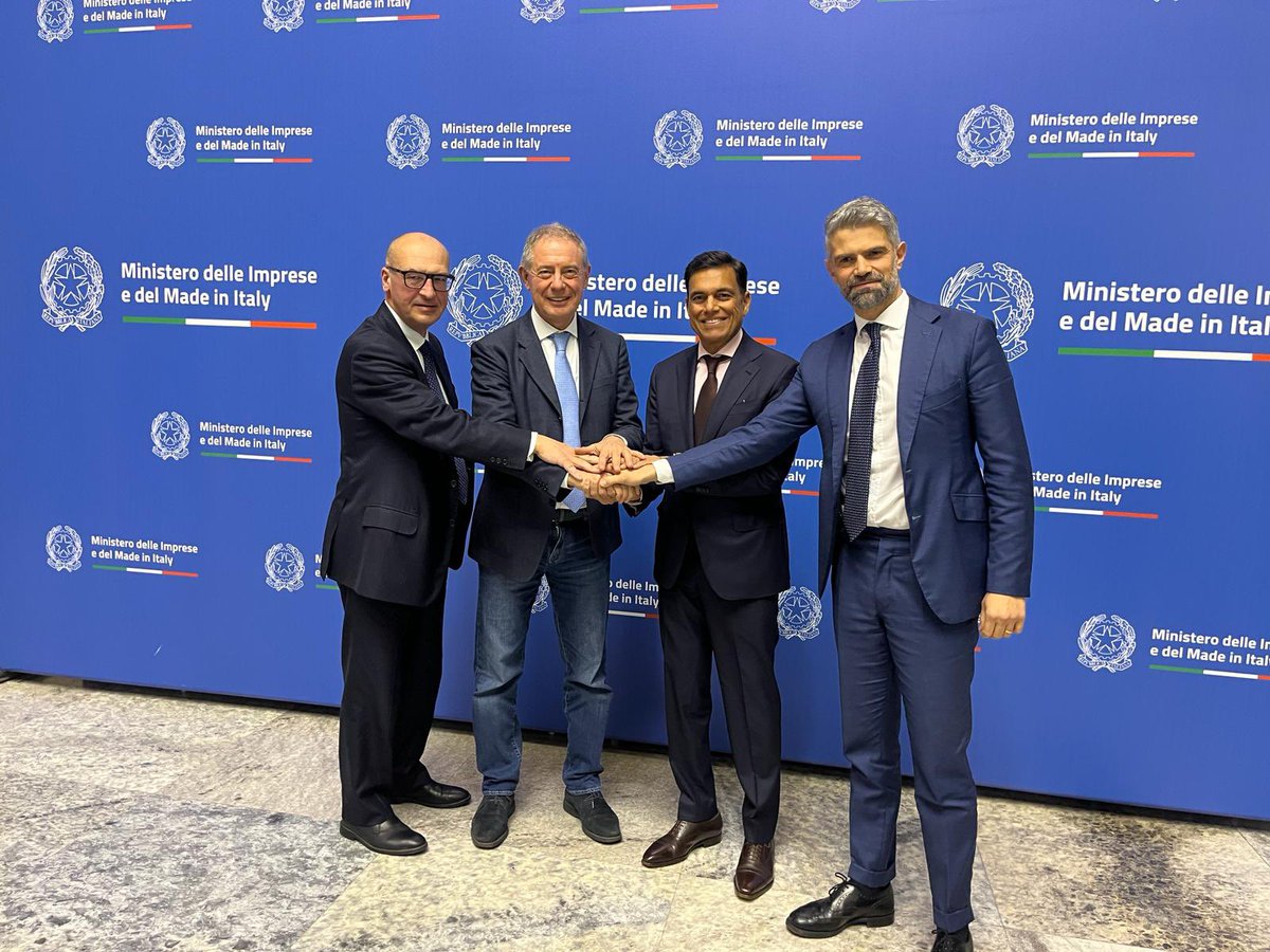 Happy to have signed an MoU with the Italian Government for doubling our Rail making capacity at Piombino to 600K tonnes/year. There will be an investment of €143 Million at this facility to kick start economic development in the region. @mimit_gov @adolfo_urso #Piombinosteelhub