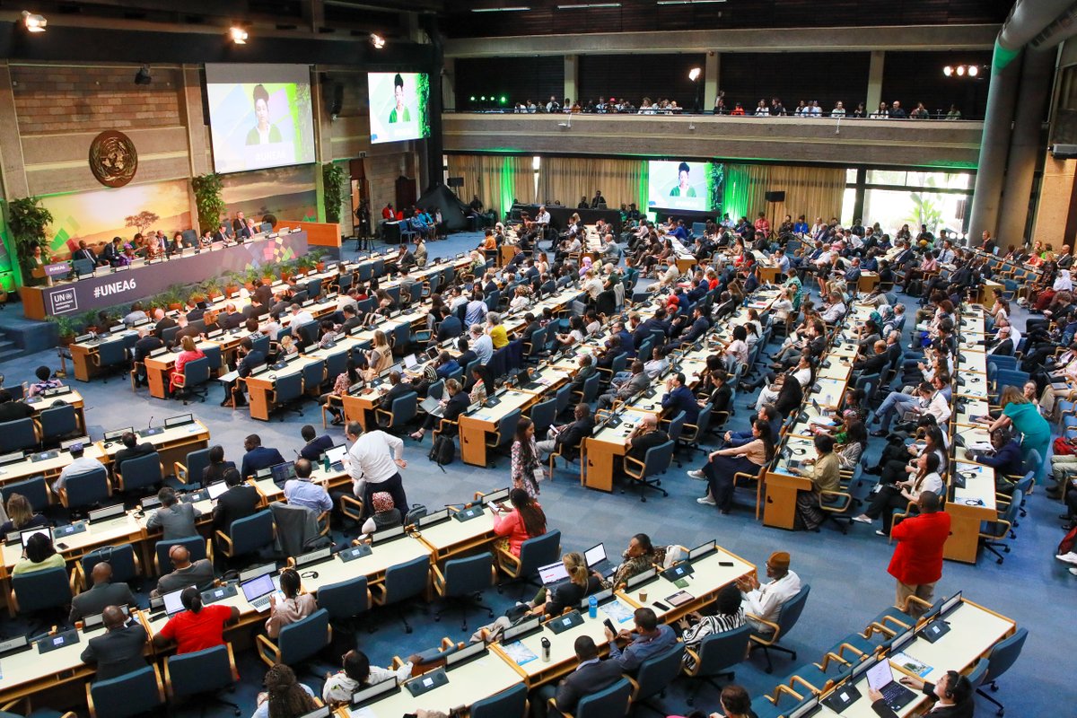 On the final day of #UNEA6, delegates were scattered across rooms following National Statements, Leadership Dialogues, and side events The meeting adopted resolutions that will set the global environmental agenda for the next two years and beyond Read ➡️ enb.iisd.org/unea6-oecpr6-1…