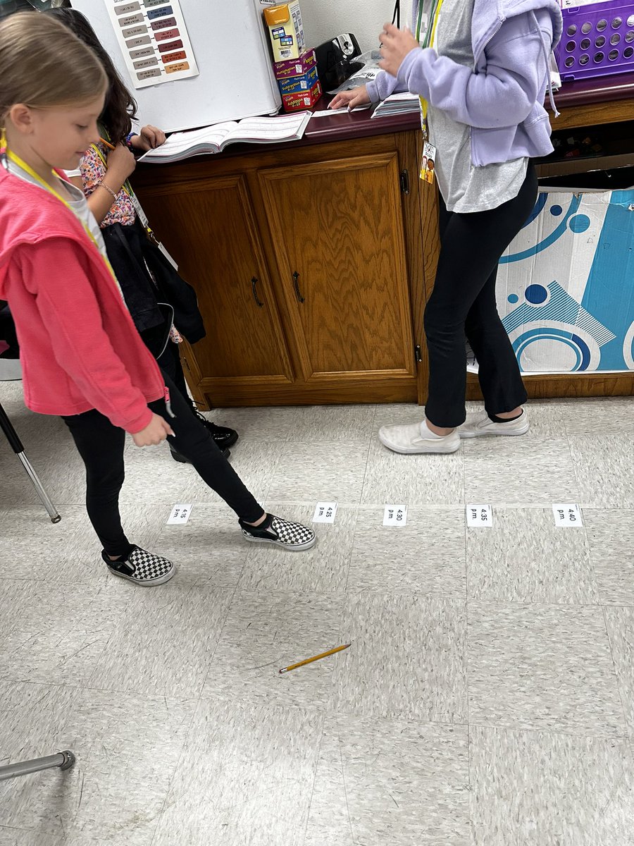 massey3rdgrade's tweet photo. Howry 3rd graders learning elapsed time using number lines from Stemscopes. @CAllenEdu @ToshMcGaughy @LWCurriculum https://t.co/V6is48LmkO
