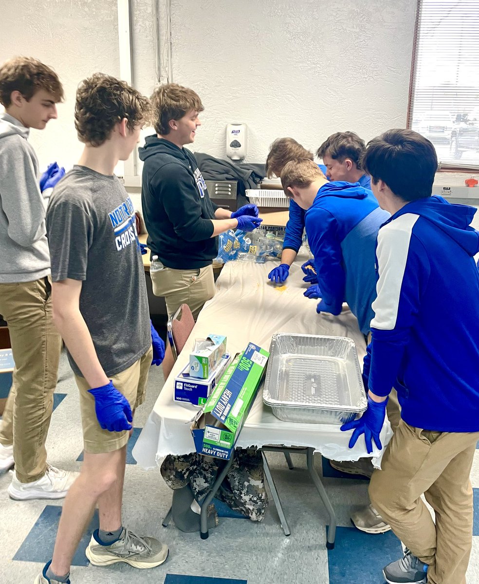 ndcapebulldogs's tweet photo. Shoutout to the ND baseball team for taking time out from preparing for the upcoming season to help out with the  Cape Noon Optimist Club’s annual Chili Day. https://t.co/FnXNkb04yD