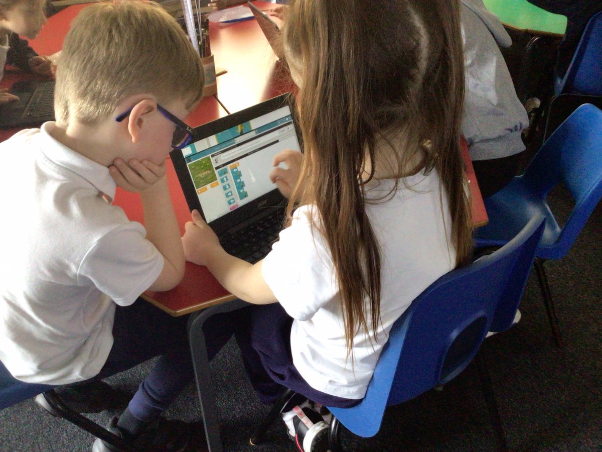Stm_GW's tweet image. We really enjoyed developing our problem solving skills in debugging algorithms in our coding lesson today #STMcoding #STMcomputing