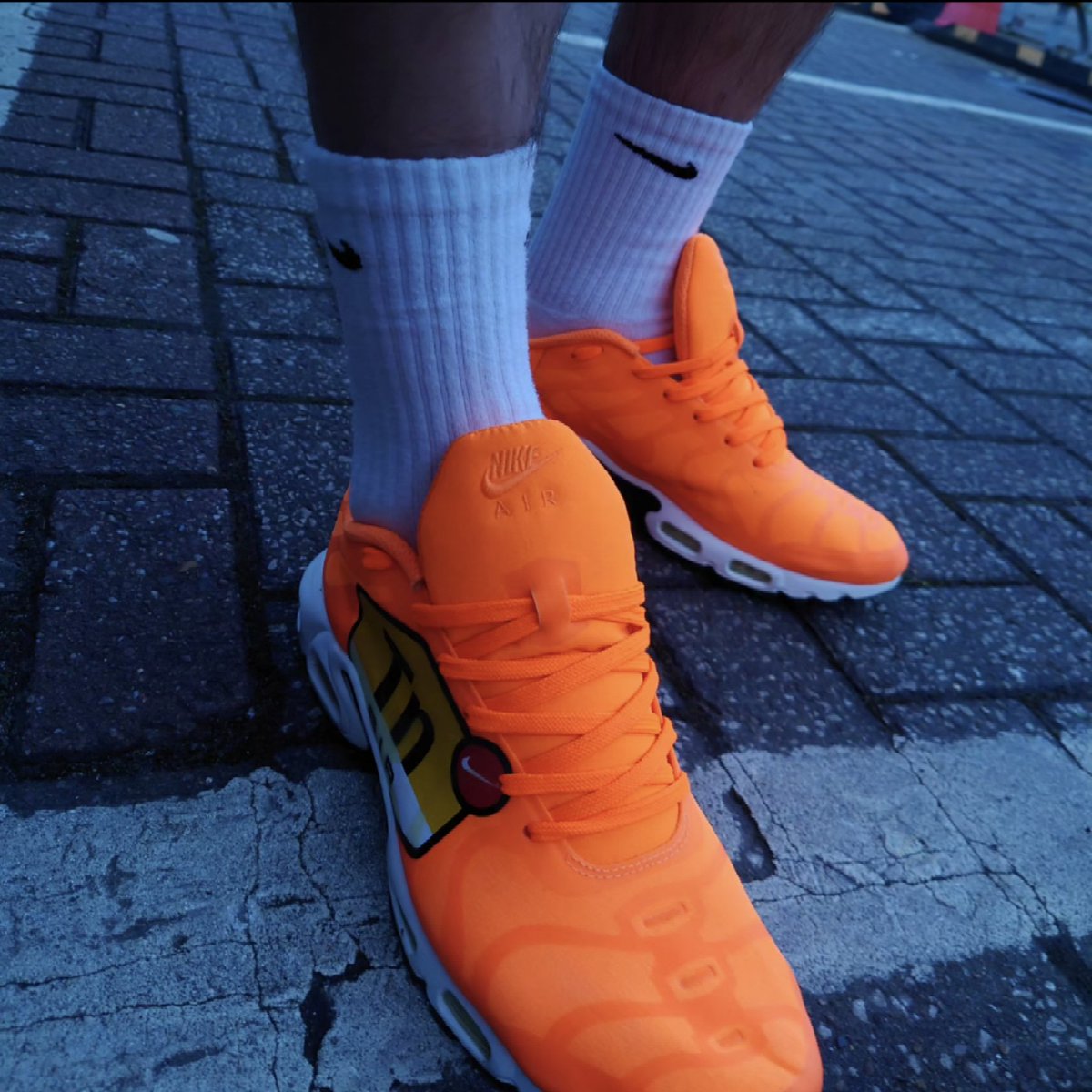 willspilsbury's tweet image. NO FILTERS HAVE BEEN USED IN THE MAKING OF THIS PHOTO. 🙈 #subtle #niketn #biglogo #airmaxplus #whitesocks #nikesocks #kotd👟 #sneakerhead #nofilter #rawimage #unedited