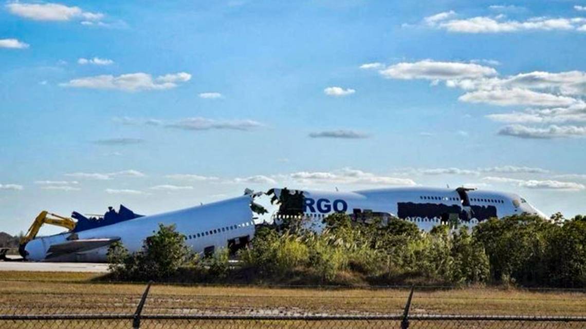 La destrucción de una aeronave venezolana de la empresa Emtrasur, por autoridades estadounidense, es un claro acto de agresión contra #Venezuela y su soberanía.
Desde el <a href="/PartidoPCC/">Partido Comunista de Cuba</a> rechazamos firmemente esta violación al Derecho Internacional y nuestro apoyo a <a href="/NicolasMaduro/">Nicolás Maduro</a>