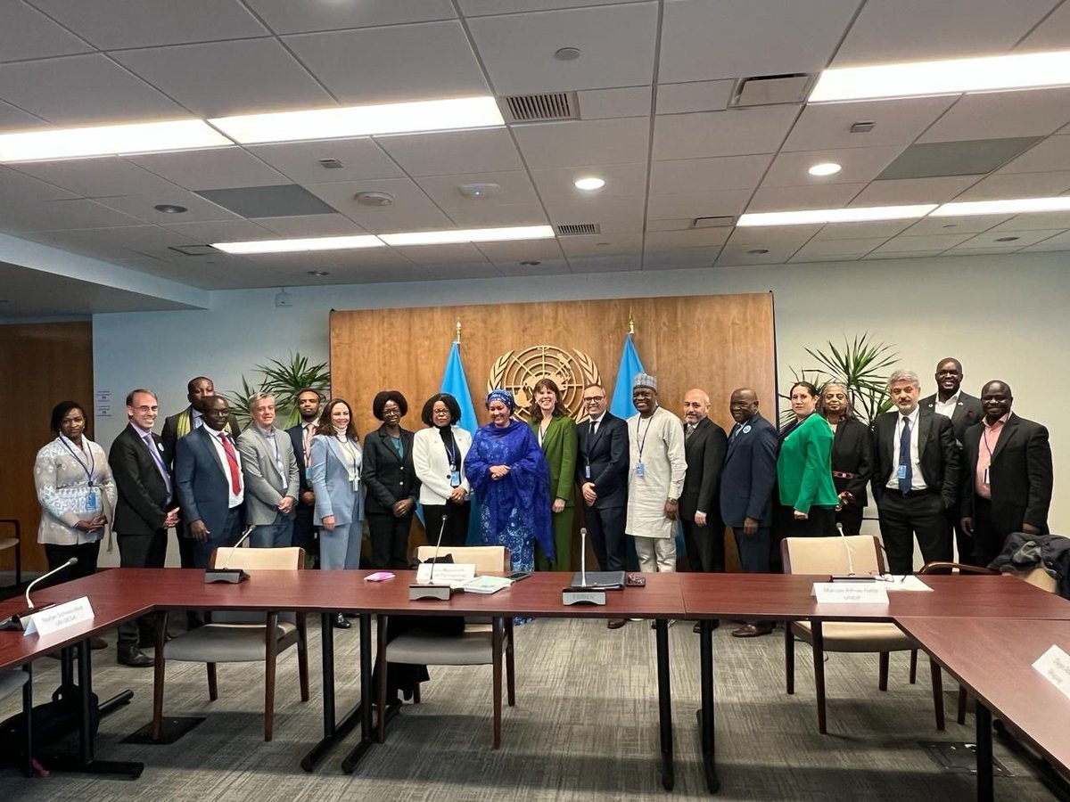 Data4SDGs's tweet photo. (1/5) 🎉 We have had a fantastic time at #UN55SC! Lots of engagements and insightful conversations happened this week in New York. Here is a round-up, and stay tuned for more: 

1⃣  We had a #PowerOfData meeting with @UNFPA, @UNICEF, + delegates from Ghana, Botswana, and more 👇 https://t.co/N7C4qTk5oK