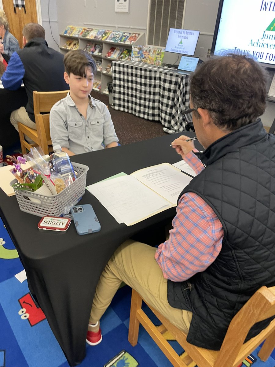 Thank you to our community leaders for coming to <a href="/McFadden_School/">McFadden School of Excellence</a> and interviewing our fourth graders for the 9️⃣th edition of <a href="/JAofMidTN/">Junior Achievement</a> Junior Achievement BizTown. <a href="/McFarlandMayor/">Shane McFarland</a> <a href="/DrKayMartin_RCS/">RCSDeputySuperintendent</a> <a href="/epps_season/">Season Epps</a> <a href="/bartschplus2/">Jaime Bartsch</a>