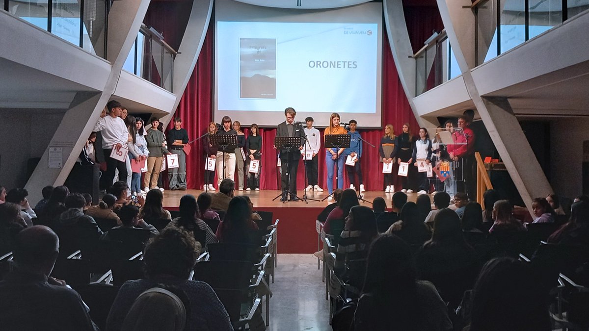 🔴 𝟗𝐚 𝐞𝐝𝐢𝐜𝐢𝐨́ 𝐝𝐞𝐥 𝐂𝐞𝐫𝐭𝐚𝐦𝐞𝐧 𝐃𝐄 𝐕𝐈𝐕𝐀 𝐕𝐄𝐔 2023-2024.
🍀 Ja han començat les rondes locals de la 9a edició del Certamen Escolar de Lectura en Veu Alta
👉+ INFO:  devivaveu.es/en-marxa-les-r…
<a href="/FundacioFull/">Fundació FULL</a> 
<a href="/caixapopular/">Caixa Popular</a>