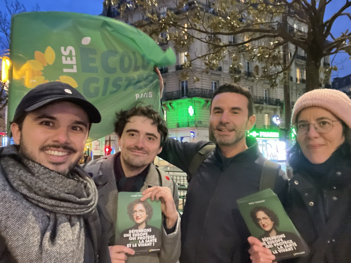 🗳️C’est parti pour la #vagueverte 🌊🌻 des #Europeennes2024 !

🇪🇺Malgré un contexte géopolitique inquiétant et un RN en tête, pas de défaitisme et un bon accueil pour les propositions d’<a href="/EELV/">Les Écologistes - EELV</a> avec <a href="/marietouss1/">Marie Toussaint 🌍🌏</a> à Paris20 !

#ecologie2024
#toussaint2024