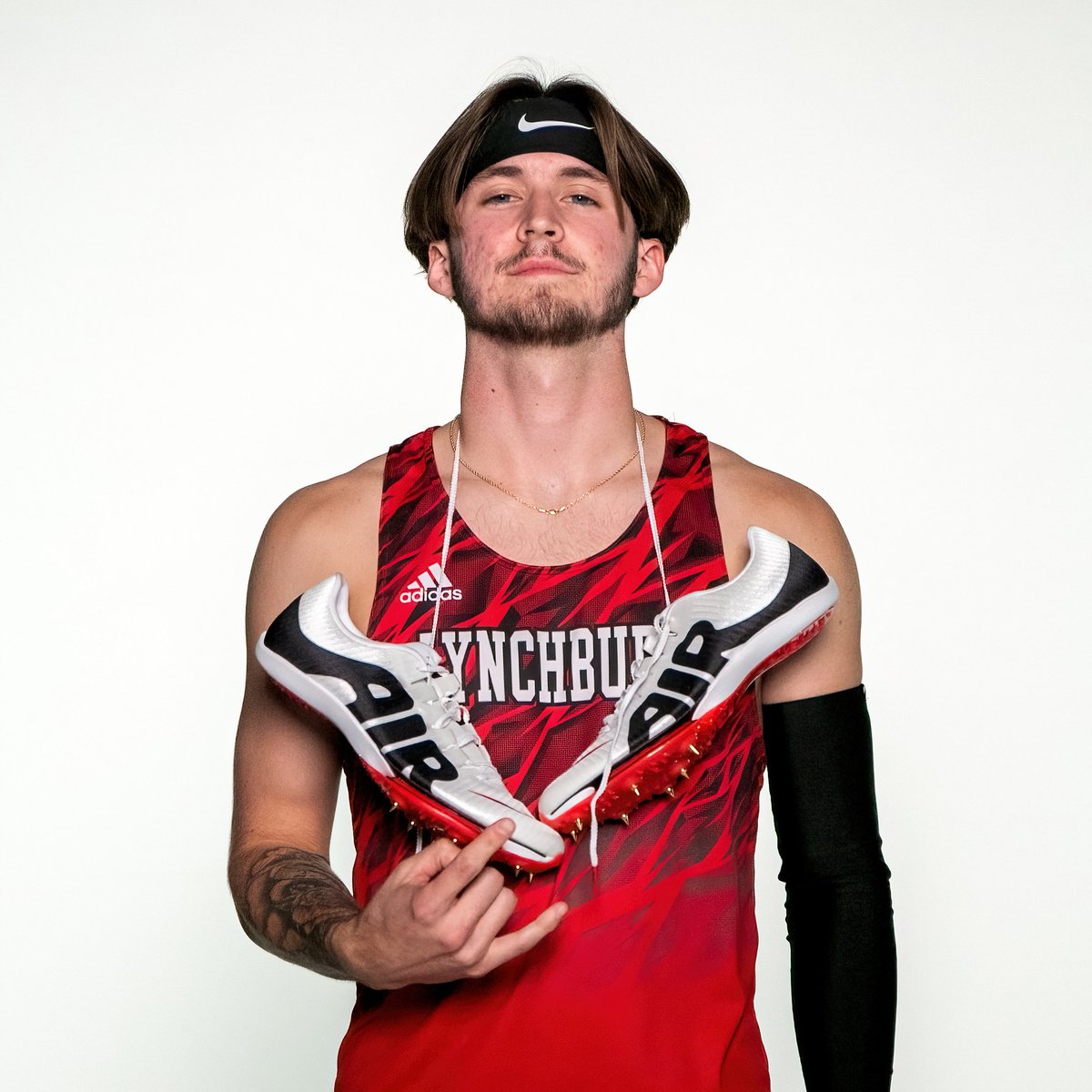 lynhornets's tweet photo. The Lynchburg men's and women's indoor track &amp; field teams compete in the South Region Final Qualifiers in Winchester!

#WonNation https://t.co/MgrOrmovx2