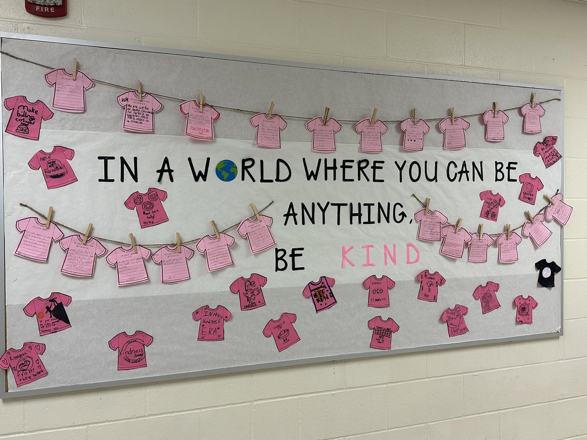 At James W Hill, we recognized almost 100 students at our monthly student recognition assembly for making a difference by spreading kindness!! Congratulations to all students for being awesome!!