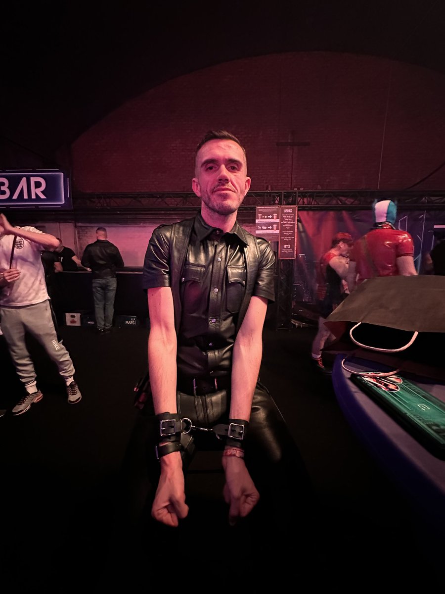 Alegendario tweet media