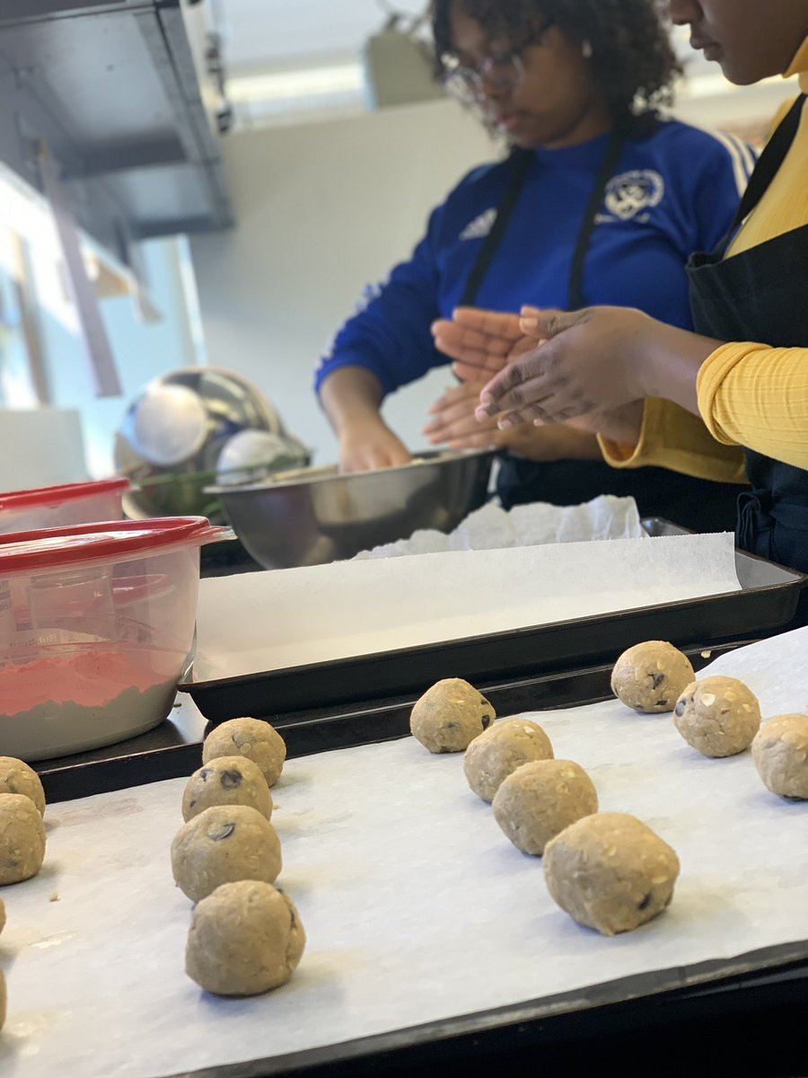Our first good lab of the semester! Oatmeal Chocolate Chip Cookies 🍪 #hfa #measuring #baking