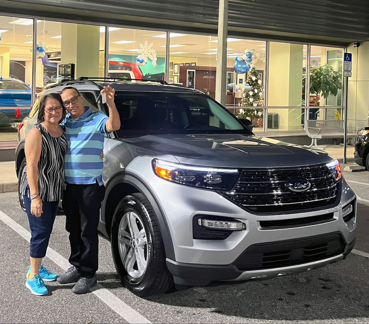 Lakeland_Ford's tweet image. We know it&apos;s a #GreatFeeling when you get what you really want like the #2023Explorer at #LakelandFord like the Rivera&apos;s did with salesperson #EmmanuelGoveo with a #GreatDeal &amp;amp; #GreatService! Welcome to the #FordFamily &amp;amp; if we can do anything, we&apos;re here for you! #NewSUV #Ford