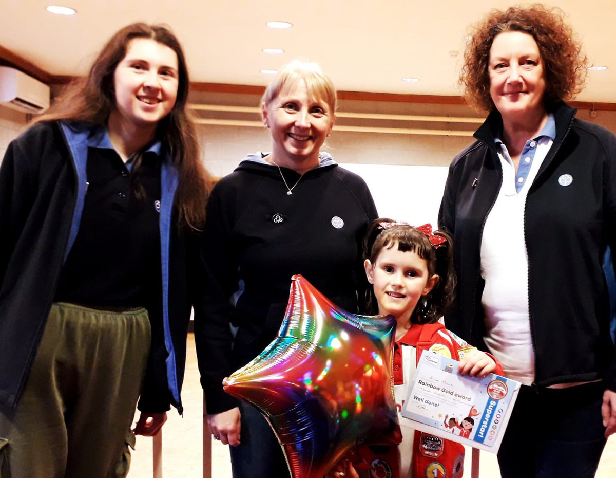 Thank you to the County commissioner <a href="/GGShropshire/">Girlguiding Shropshire</a> for coming to present a gold award at market drayton rainbows!