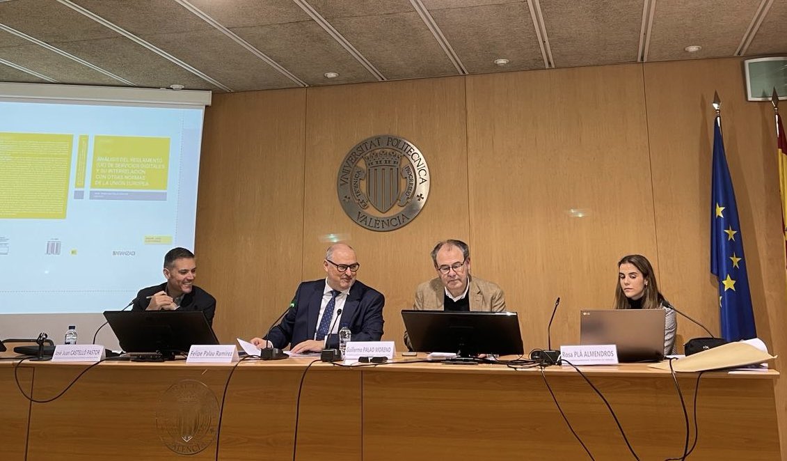 JjCastello's tweet photo. Ayer celebramos la Jornada sobre el Reglamento (UE) de servicios digitales en la Universitat Politècnica de València (UPV) y fue un éxito. Fue un placer compartir reflexiones con compañeros de la @DretUV y de la @UPV 🤖

#DSA #LegalTech #RSD https://t.co/aJgEnGe6Ic