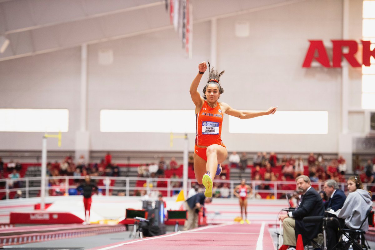 AuburnTFXC's tweet photo. Auburn  🛫 Boston 

Simone Johnson punched her ticket to the NCAA Indoor Championships in triple jump 

#WarEagle https://t.co/na9BG6NdnI