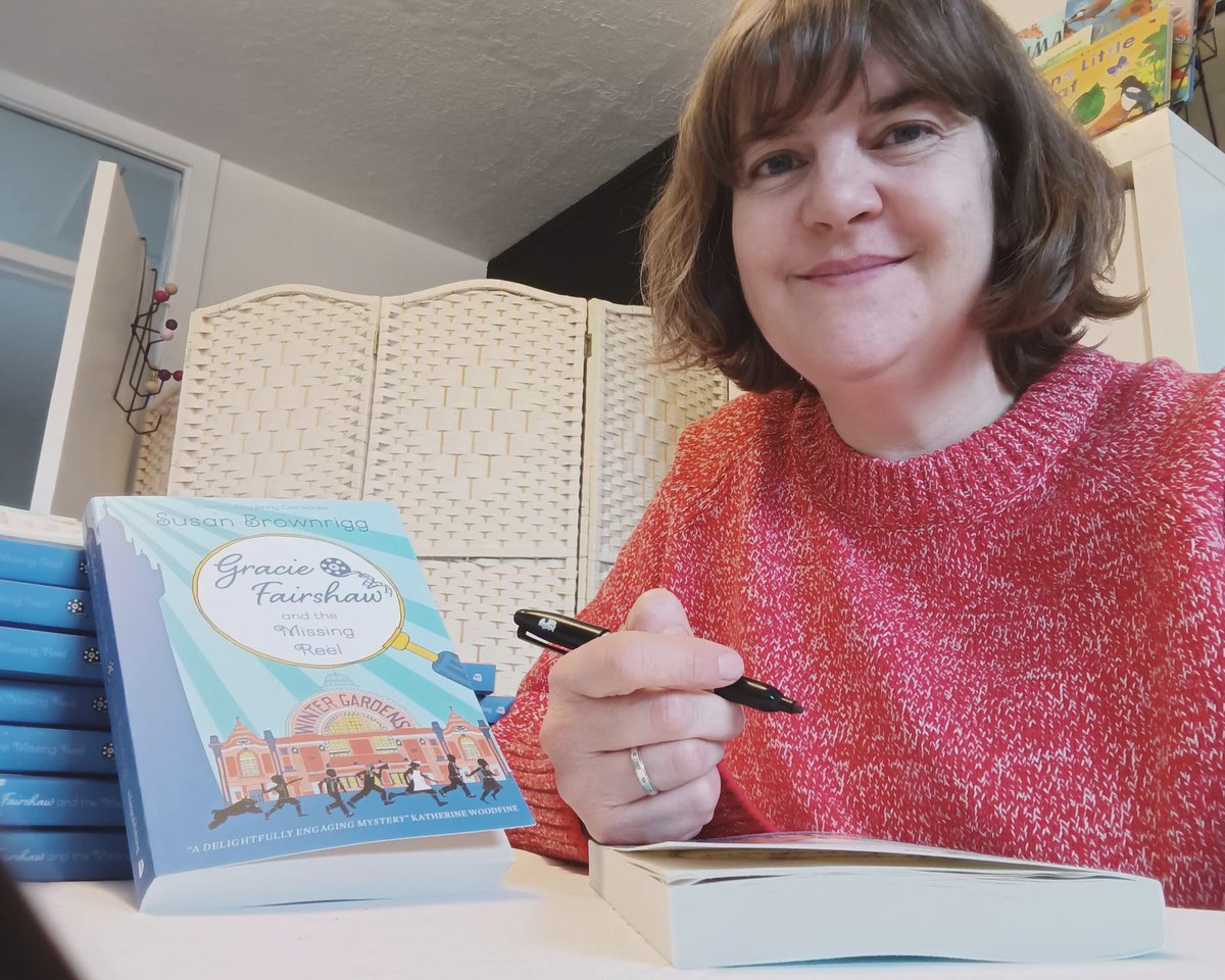 suebmuseum's tweet photo. #GracieFairshaw and the #MissingReel preorders all signed today at the marvellous @ebbandflobooks. Thank you to all the lovely customers who requested one. https://t.co/AxnXrjDt47