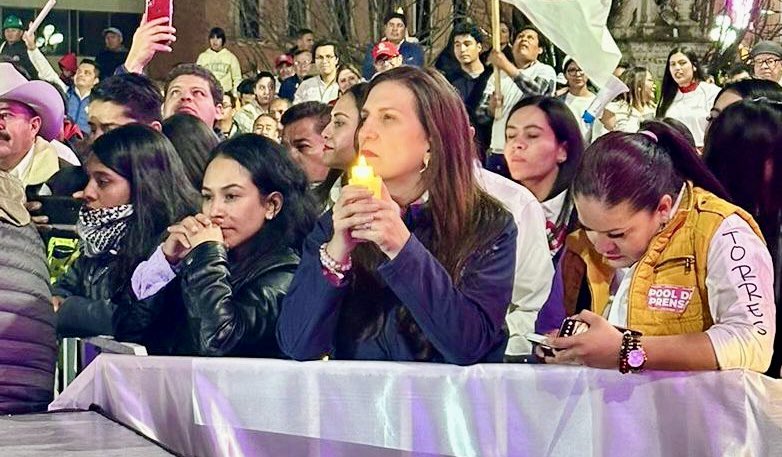kenialopezr's tweet photo. La próxima Presidenta de México, @XochitlGalvez, arrancó los primeros minutos de la campaña desde Fresnillo, Zacatecas, porque el mensaje es muy claro:

¡VAMOS POR UN #MxSinMiedo!

Por ti, por tu familia, haremos que México despierte de esta pesadilla

UNIDOS Y SIN MIEDO🕯️ https://t.co/le1PRIXPtY