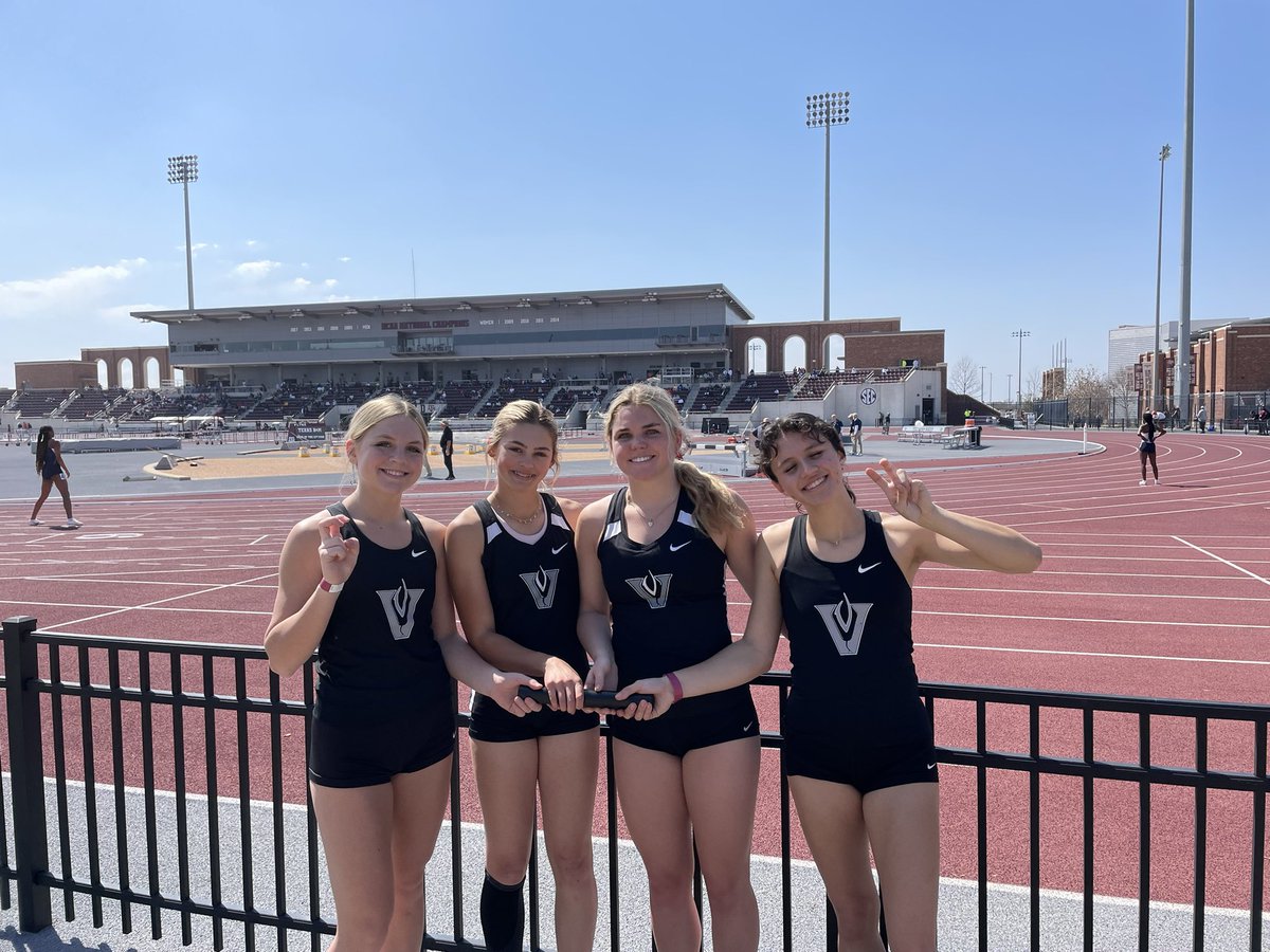 vandytrack's tweet photo. The Girls 4x200 gets things rolling in College Station!  Season best time! https://t.co/s1cZ6auzAT