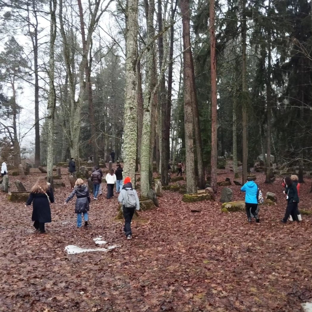 yahadinunum's tweet image. 🕯️ In Varaklany, Latgale, the group interviewed witnesses of Nazi crimes. Using gathered info and archival data, they traced the steps of a Yahad investigation, uncovering pre-war Jewish life. On August 4, 1941, 540 Jews were tragically killed. Their mission goes #BeyondMemory.
