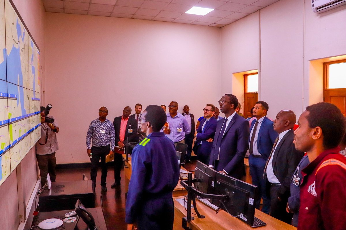 ..control room activities and enjoyed a ride in one of the NCR passenger service trains . Kenya Railways is glad to be considered a worthy partner by local and foreign investors. We endeavour to provide safe, efficient and reliable services.