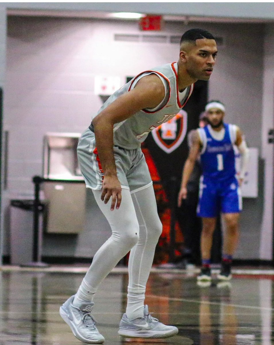 Coach_Aubrey's tweet image. Steve Helm held 3 First Team All-Conference AND 3 Second Team All-Conference players below their averages. 

Holding the Conference POY to single digits TWICE &amp;amp; another First Team player to single digits is impressive. Others might not give him his flowers but I certainly am.