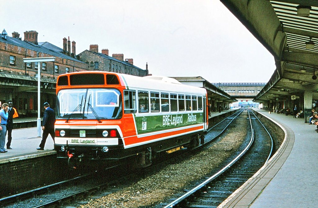 RailbusMemories's tweet image. Prototype Leyland Railbus on test.

Seen here at Derby on the 27th August 1981.

© John Cook.