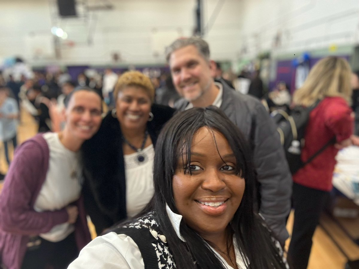 Amazing day with our Middle School <a href="/NYCSchools/">NYC Public Schools</a> students at the Virtual Enterprise Summit in #statenisland Congrats <a href="/egbertwildcats/">Egbert I.S. 2</a>, Principal <a href="/JillPassantino/">Jill Passantino</a> and Super Superintendent <a href="/DrMarionWilson/">Dr. Marion Wilson</a>