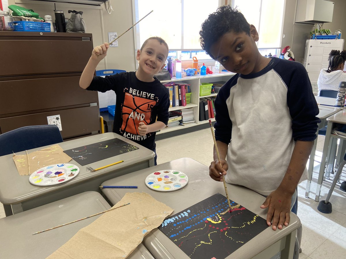 sjfgator's tweet photo. Métis Dot Art in Grade 2! Sincere thanks to Jennifer Parkinson, Leslie Muma, and Alicia Hamilton for taking the time to teach our students some of their traditional beading styles. #LearnWithAnOpenMind https://t.co/hEQKhwcY49