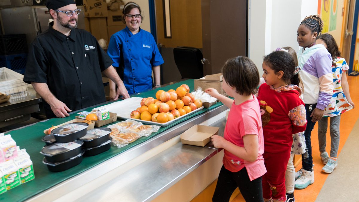 SFUnified's tweet image. Check out the @SFUSDSchoolFood menus for the month of March at sfusd.edu/menus.

#WeAreSFUSD #schoolmenus