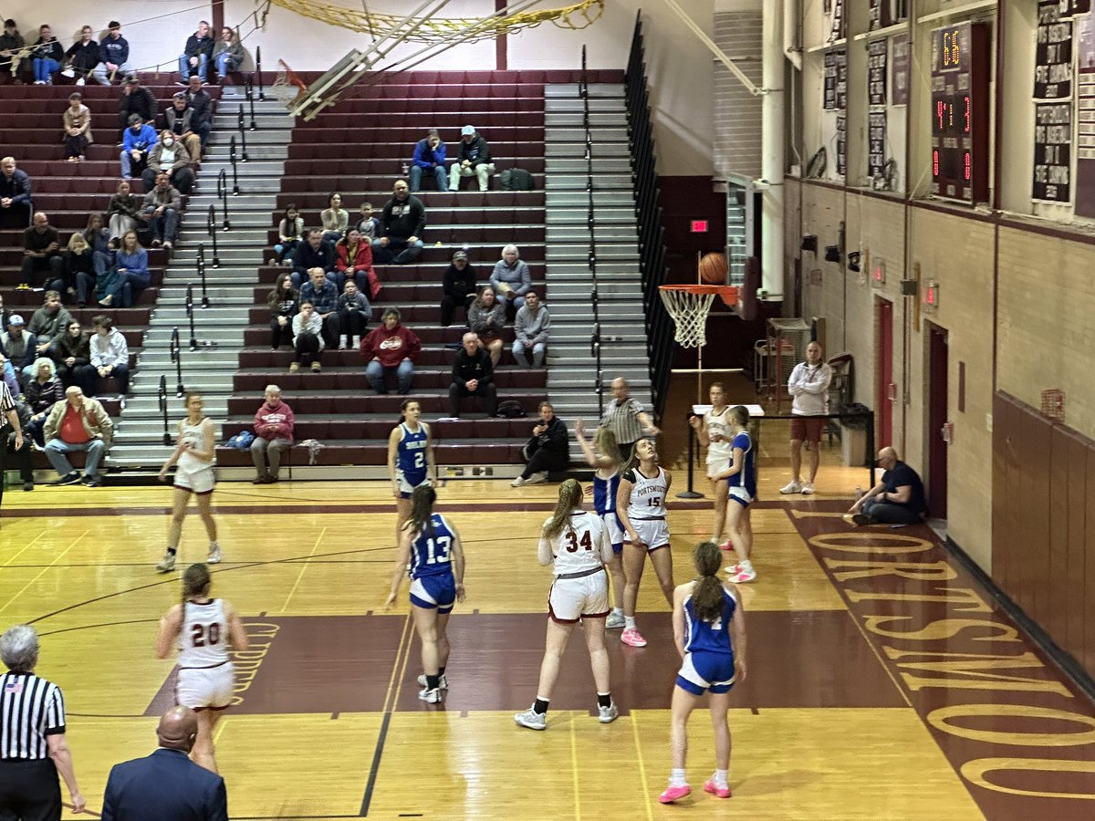 And off we go! Clippers vs Salem in the Quarterfinals!