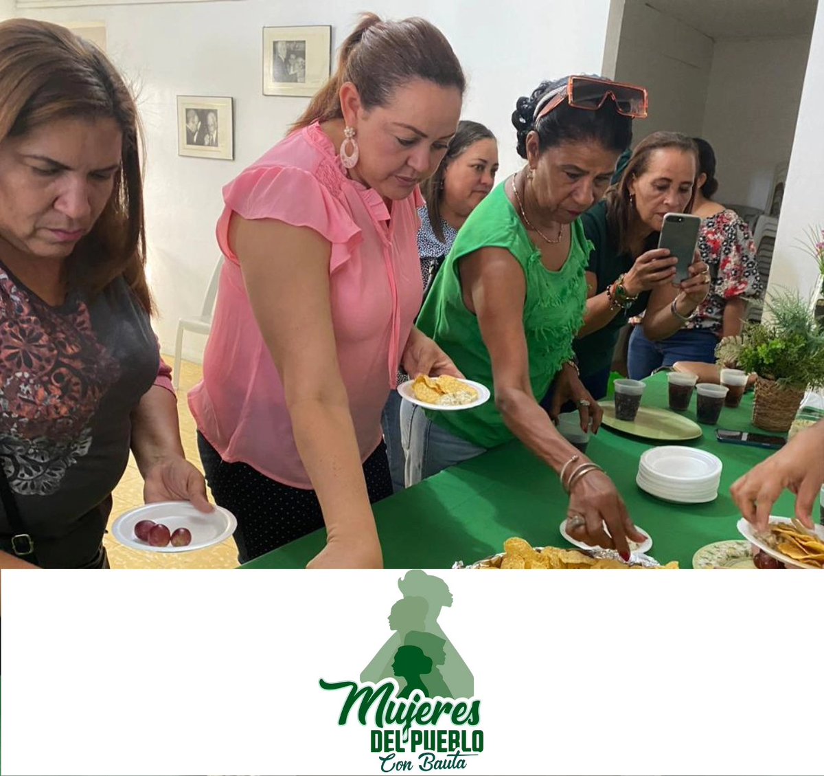 SalcedoFP's tweet photo. ¡Priemer encuentro del movimiento " MUJERES DEL PUEBLO CON BAUTA "!💚

Dicho movimiento tiene como objetivo empoderar a las mujeres y al mismo tiempo surgen en apoyo a la candidatura del @SenadorBautaR .

#VolvamosPaLante #FuerzaDelPueblo #Vota3
 #Leonel2024 #VuelveBauta https://t.co/Ofh3ECdNzg