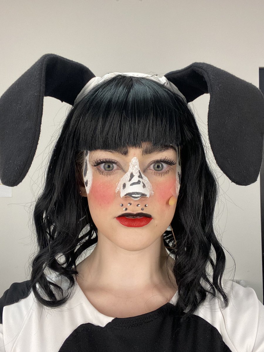 lydialee_d's tweet photo. i have my last performance ever at my school today and my secret prayer pal knows me so well—i had to hold in my tears so i didn’t ruin the makeup. @benrector snoopy is cheering you on at your show tonight from afar!!!!!! https://t.co/bHjOeRUQwI
