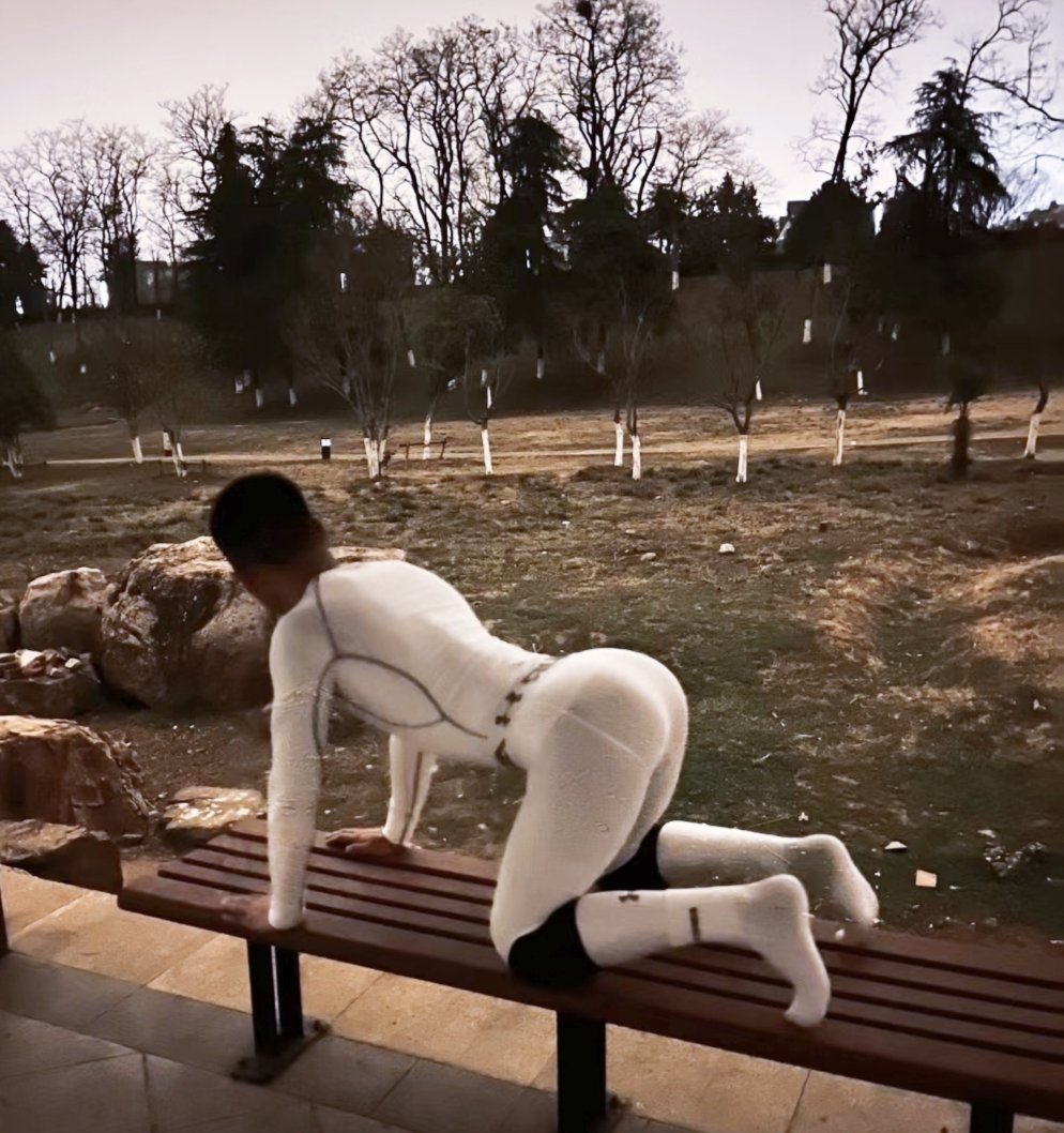 还是野外最得劲儿，玩着战友老婆，再遛战友